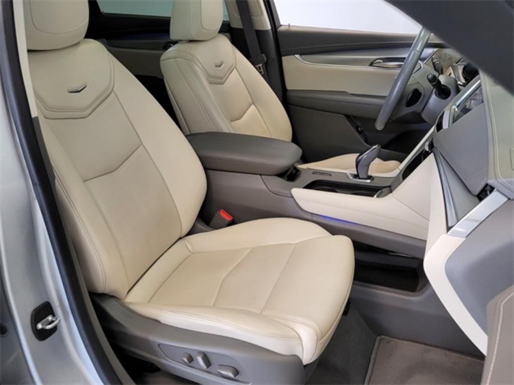 2018 Cadillac XT5 - $26,000