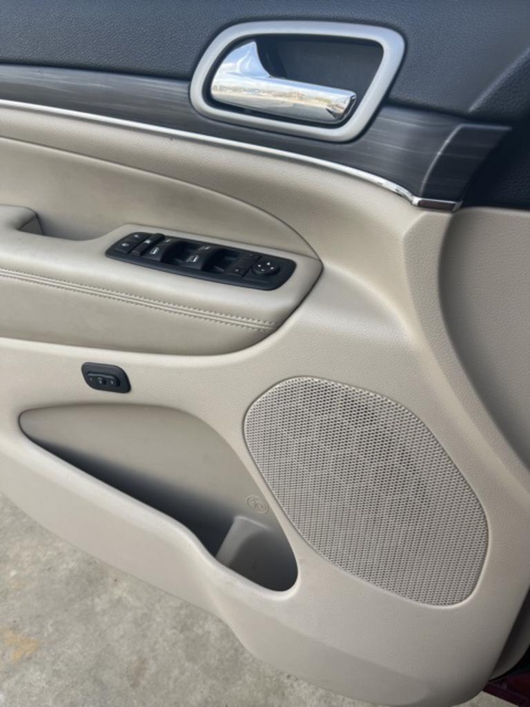 2020 Jeep Cherokee - $27,500