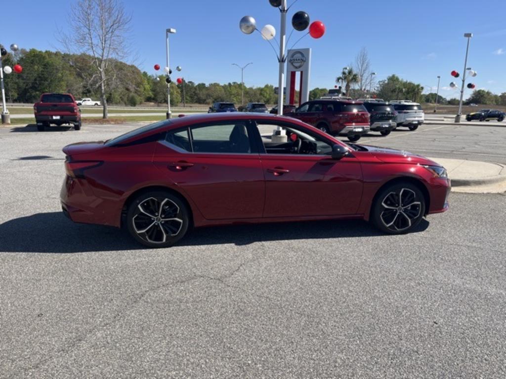 2023 Nissan Altima - $30,000