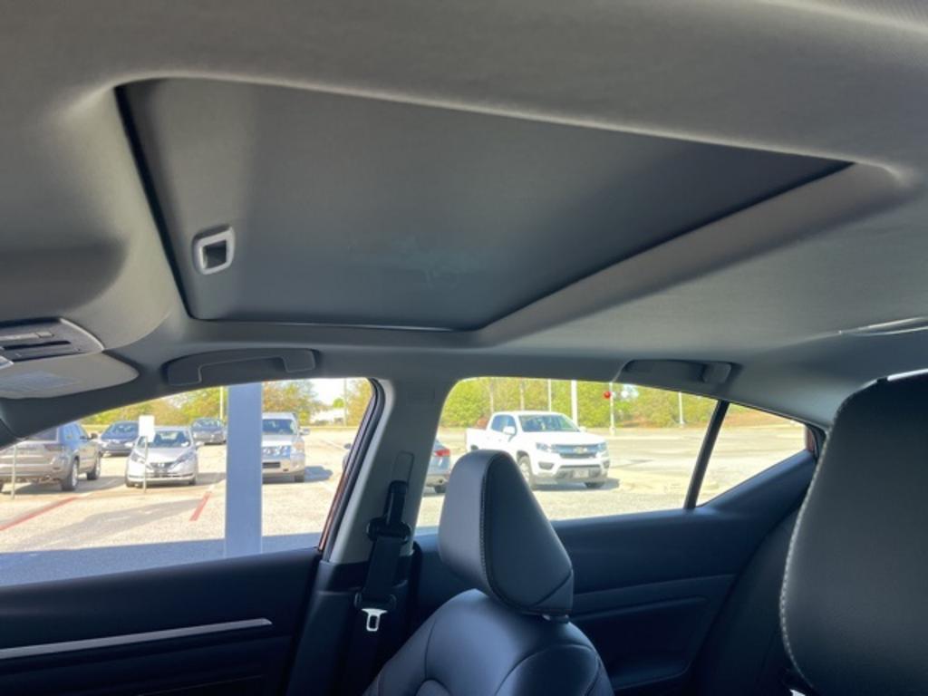 2023 Nissan Altima - $30,000