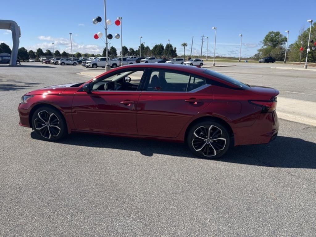 2023 Nissan Altima - $30,000