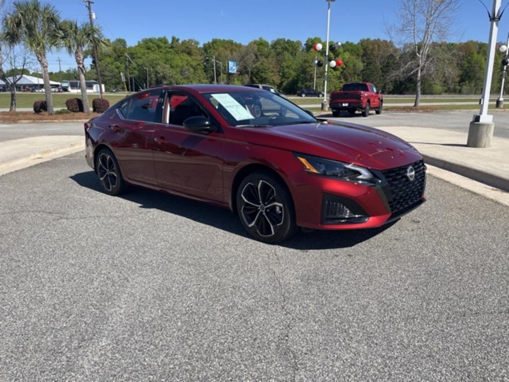 2023 Nissan Altima - $30,000