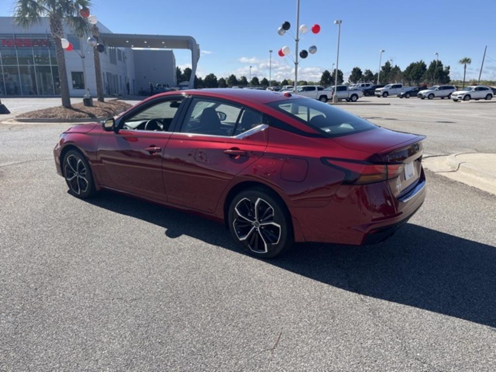 2023 Nissan Altima - $30,000
