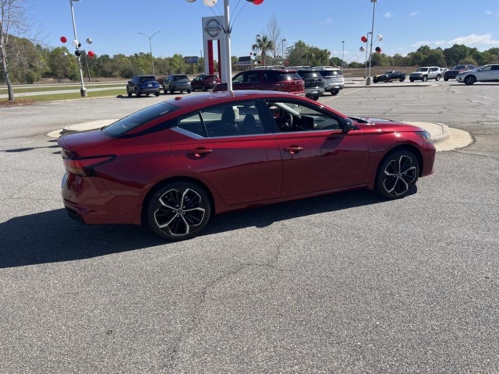 2023 Nissan Altima - $30,000