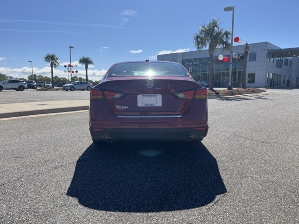 2023 Nissan Altima - $30,000
