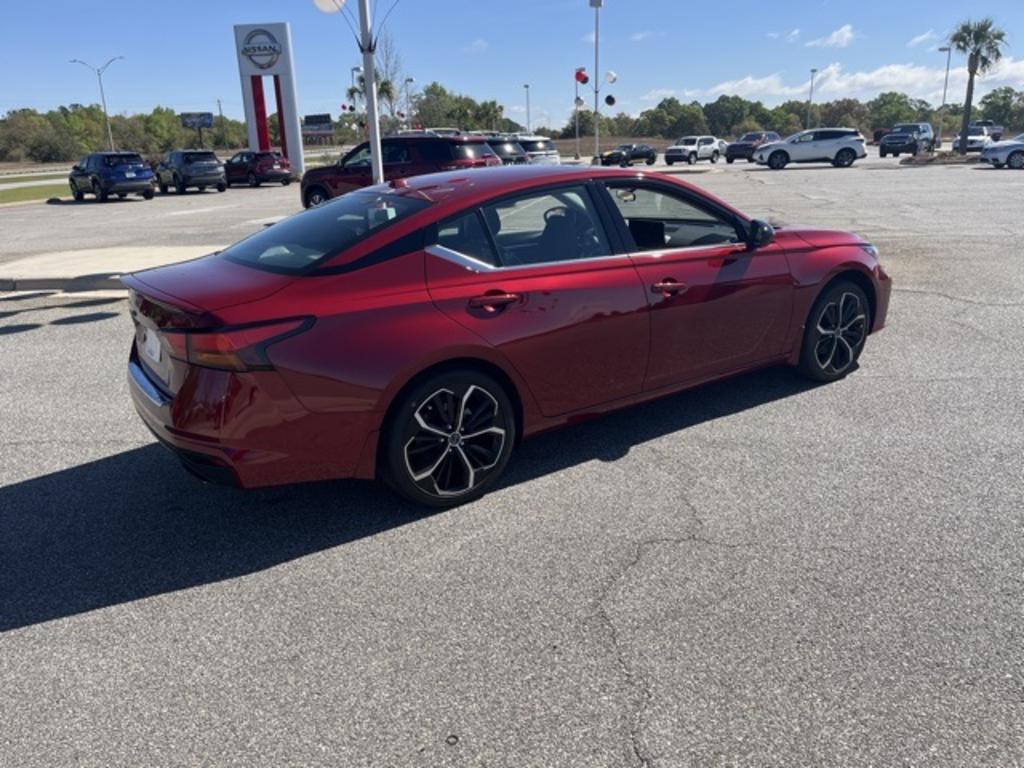 2023 Nissan Altima - $30,000