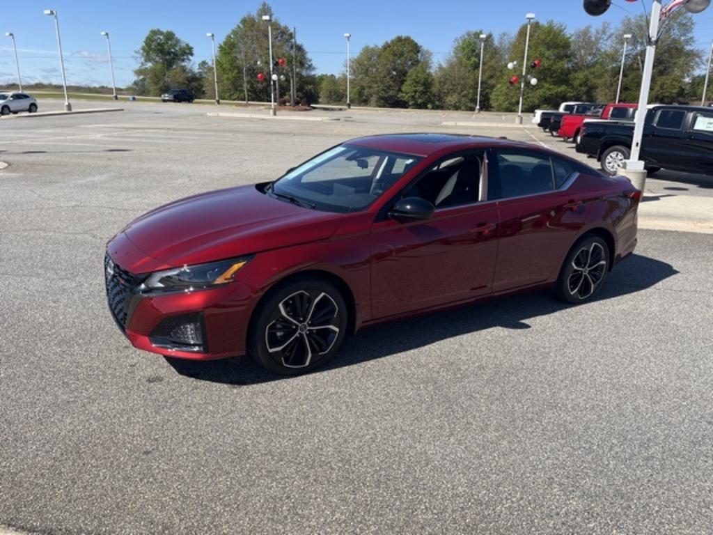 2023 Nissan Altima - $30,000