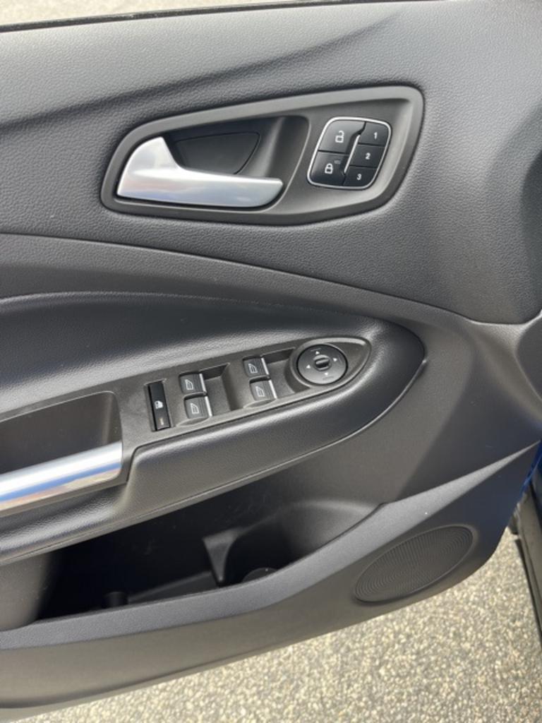 2019 Ford Escape - $21,000