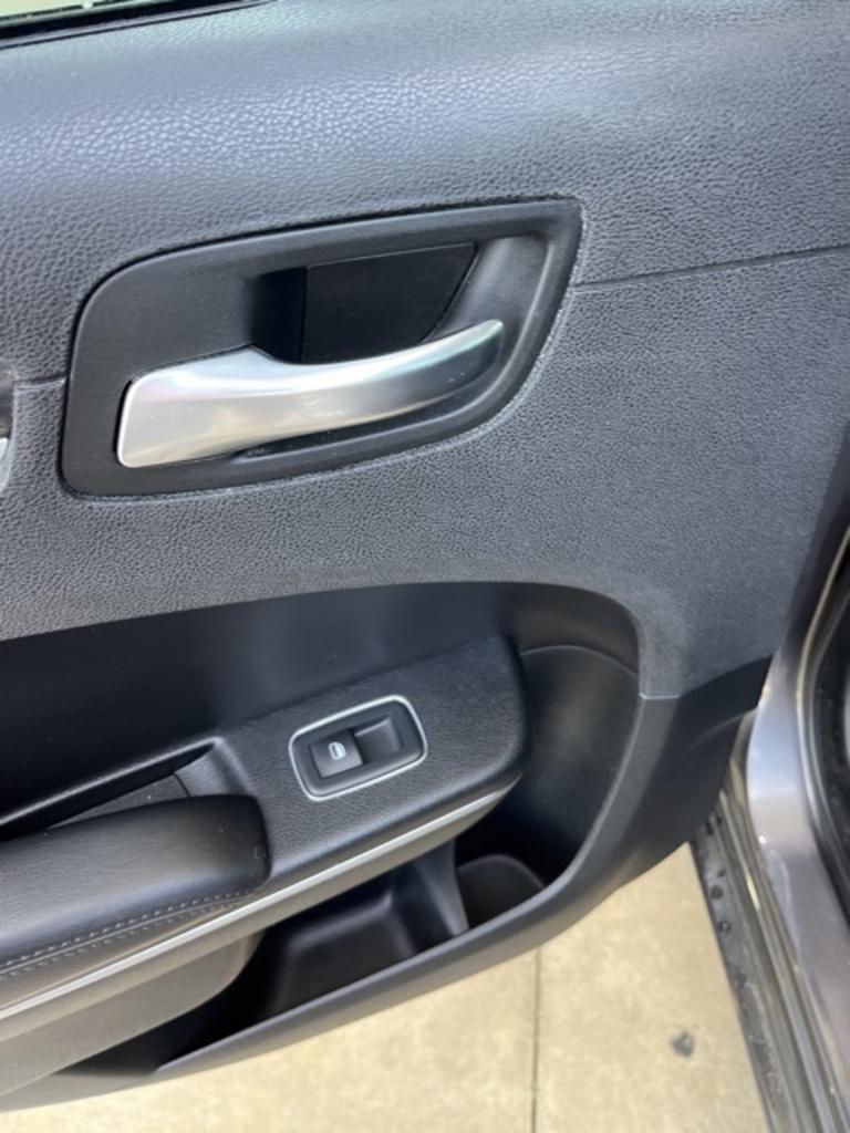 2018 Chrysler 300 - $19,500
