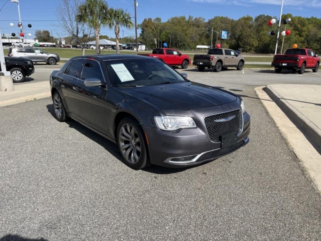 2018 Chrysler 300 - $19,500