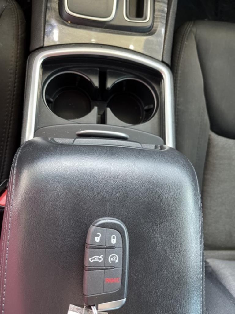 2018 Chrysler 300 - $19,500