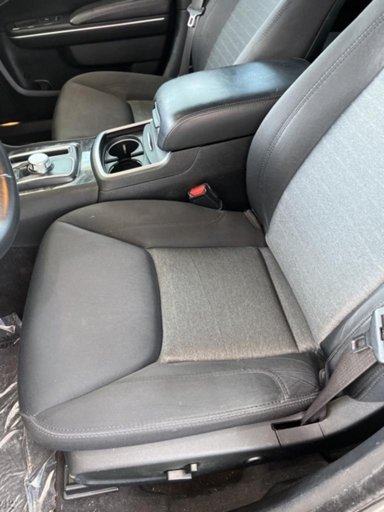 2018 Chrysler 300 - $19,500