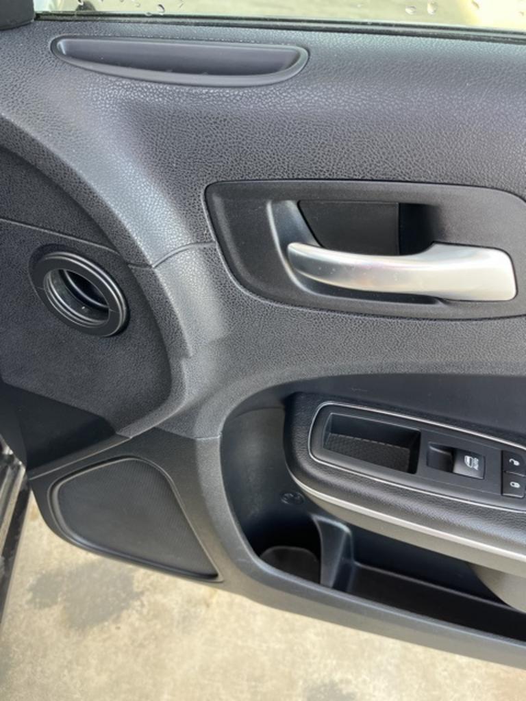 2018 Chrysler 300 - $19,500