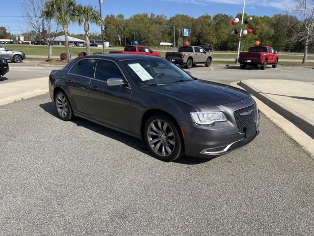 2018 Chrysler 300 - $19,500