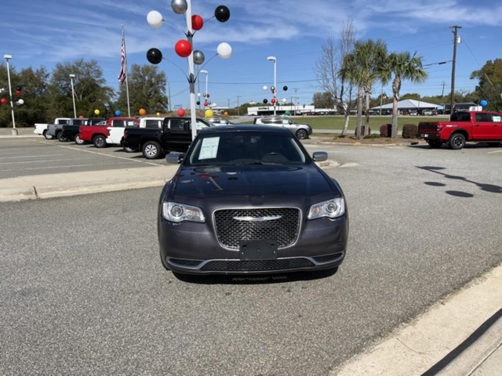 2018 Chrysler 300 - $19,500