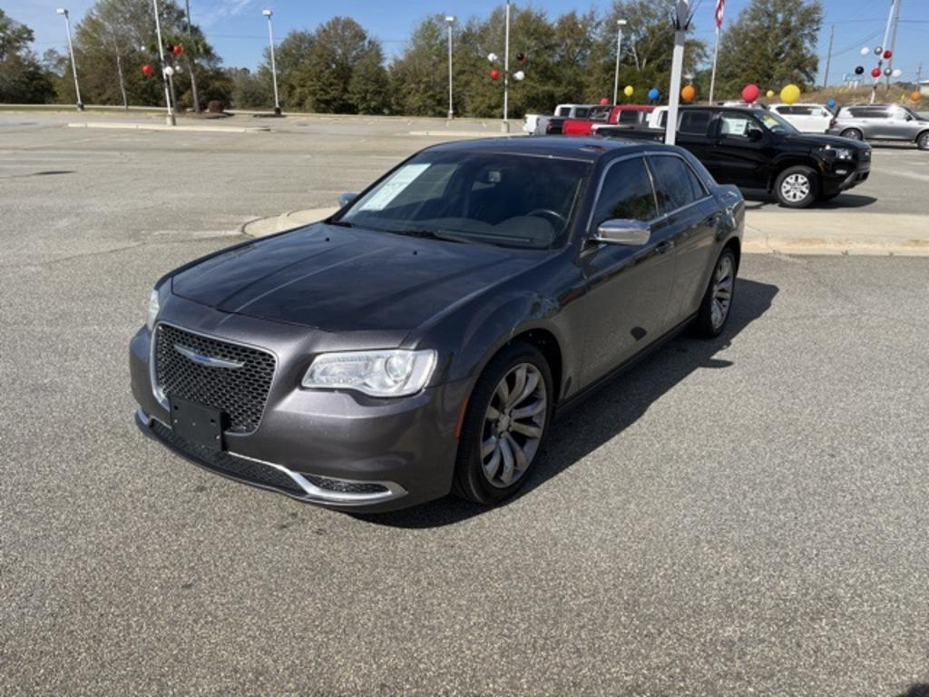 2018 Chrysler 300 - $19,500