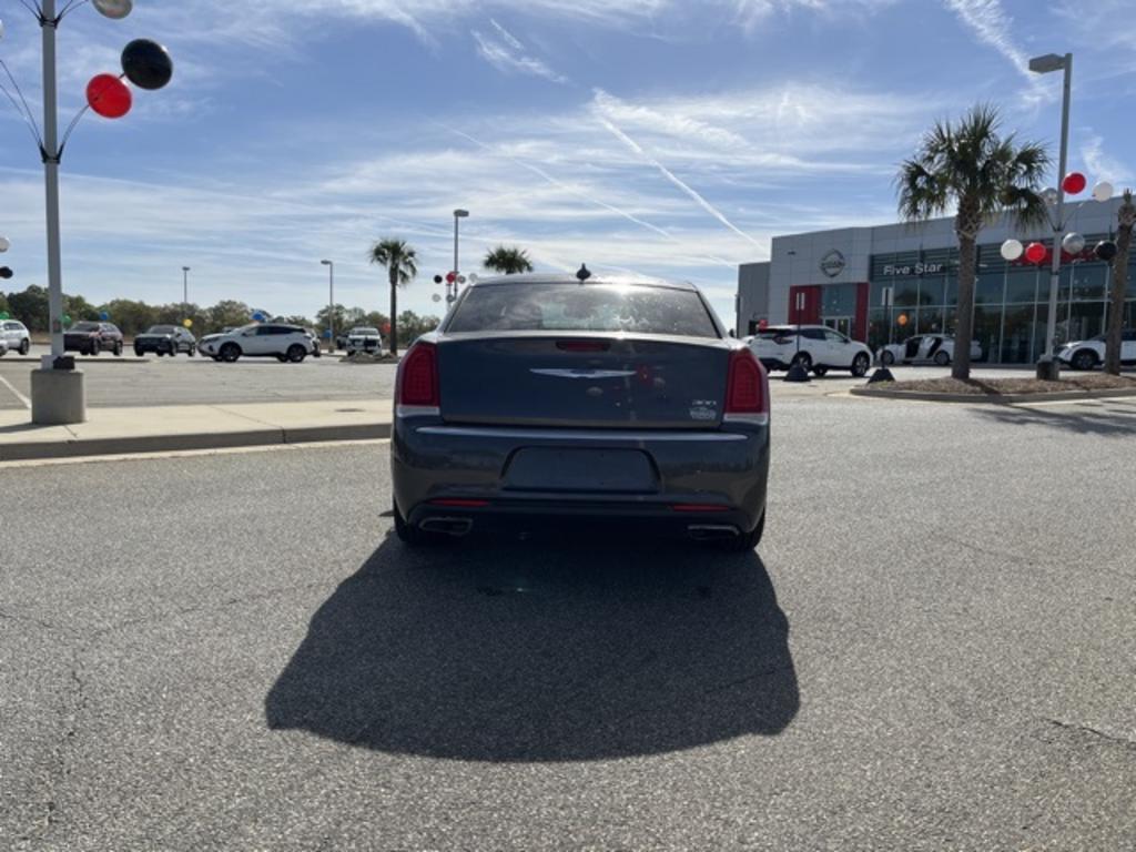 2018 Chrysler 300 - $19,500