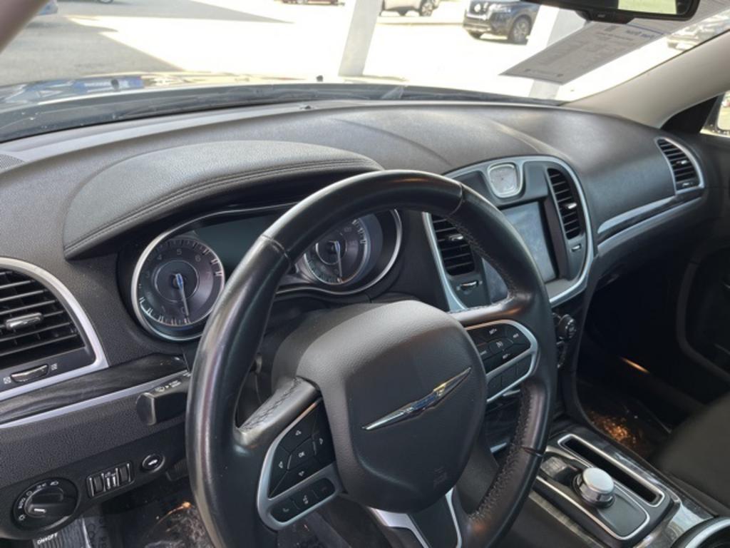 2018 Chrysler 300 - $19,500