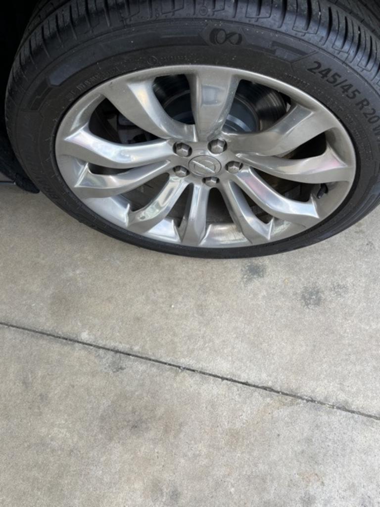 2018 Chrysler 300 - $19,500