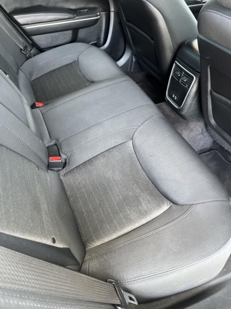 2018 Chrysler 300 - $19,500
