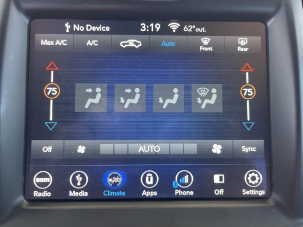 2018 Chrysler 300 - $19,500