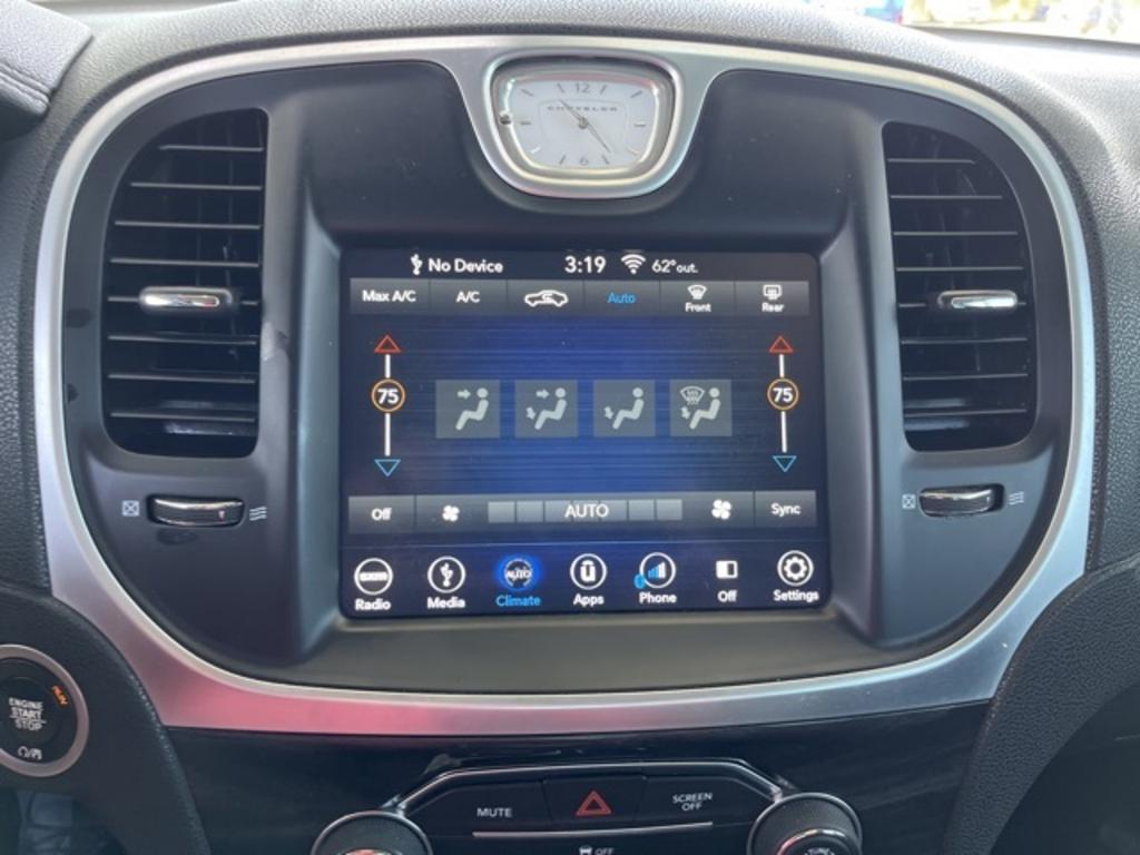 2018 Chrysler 300 - $19,500