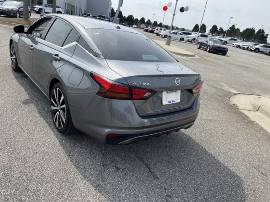 2020 Nissan Altima - $22,000