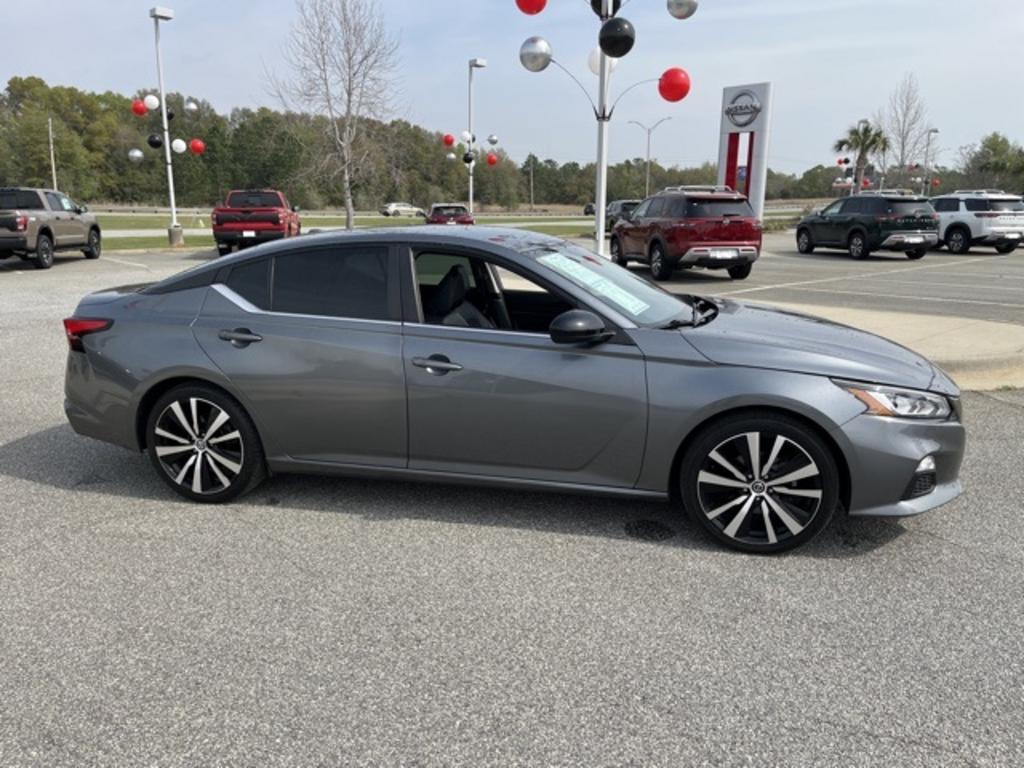 2020 Nissan Altima - $22,000