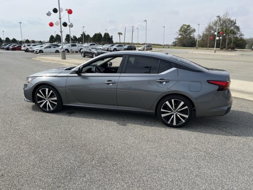 2020 Nissan Altima - $22,000