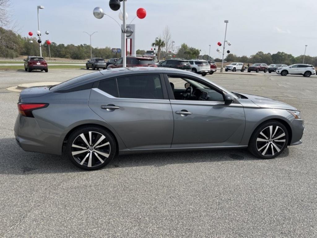 2020 Nissan Altima - $22,000