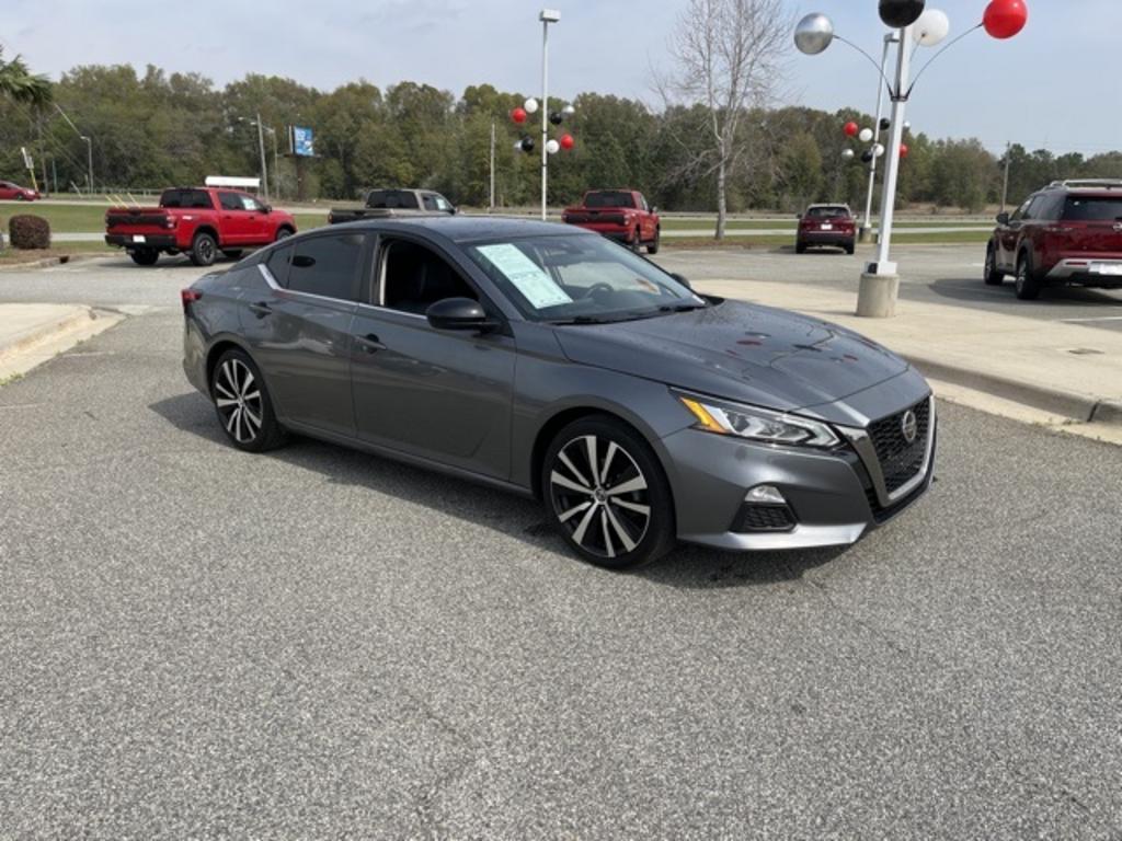 2020 Nissan Altima - $22,000