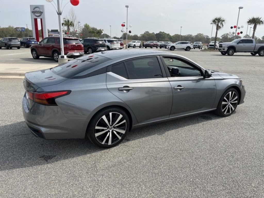 2020 Nissan Altima - $22,000