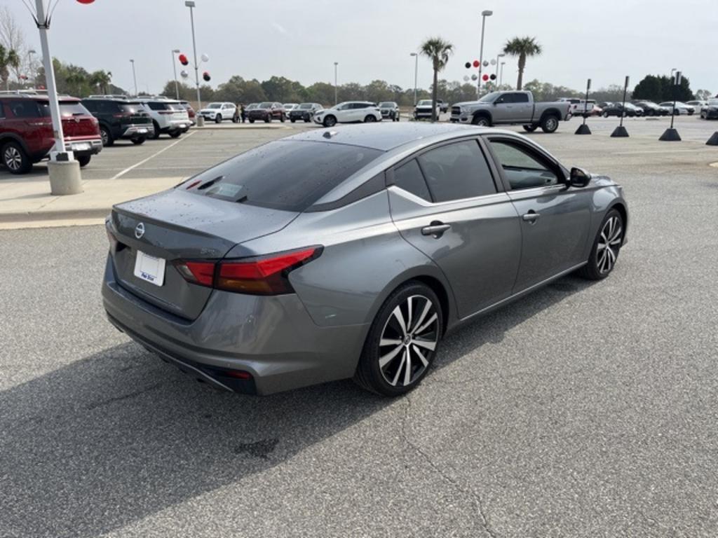 2020 Nissan Altima - $22,000