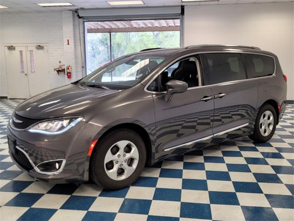 2017 Chrysler Pacifica - $21,000