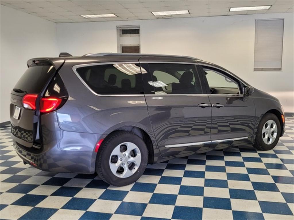 2017 Chrysler Pacifica - $21,000