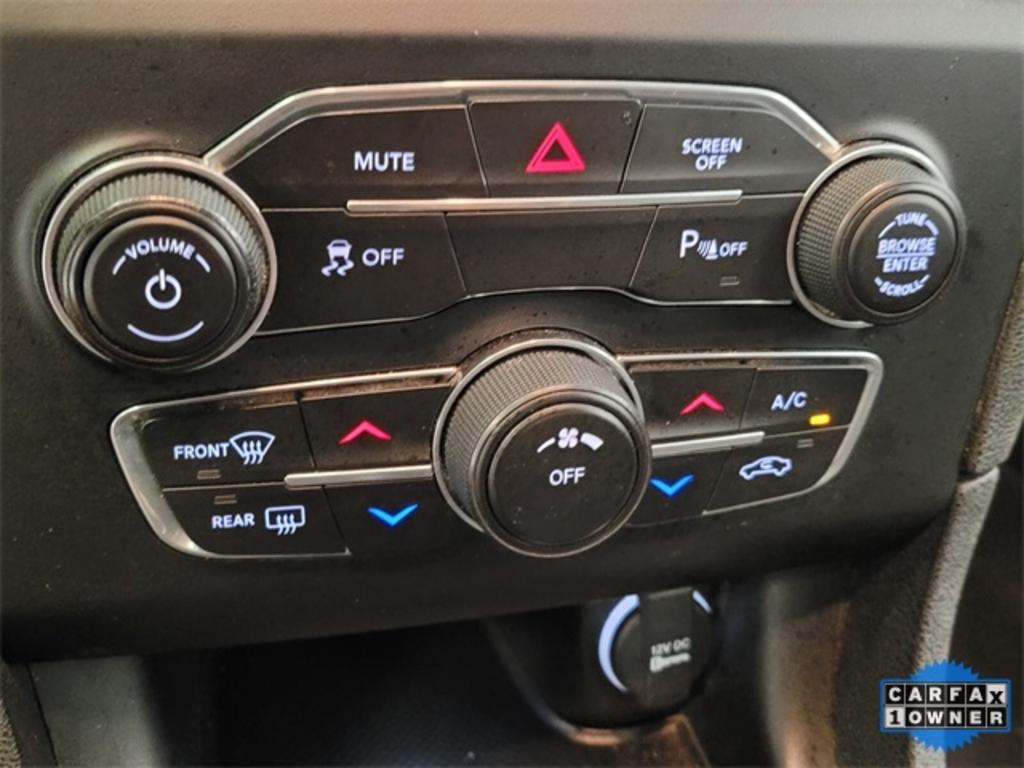 2020 Dodge Charger - $21,500