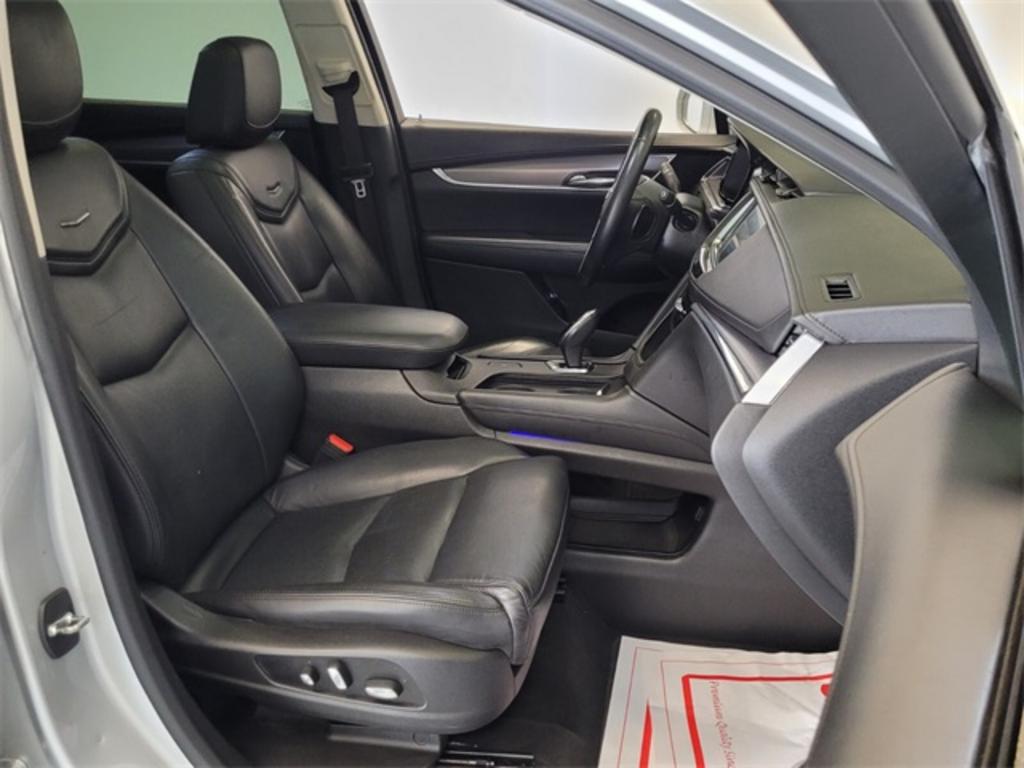 2017 Cadillac XT5 - $22,500