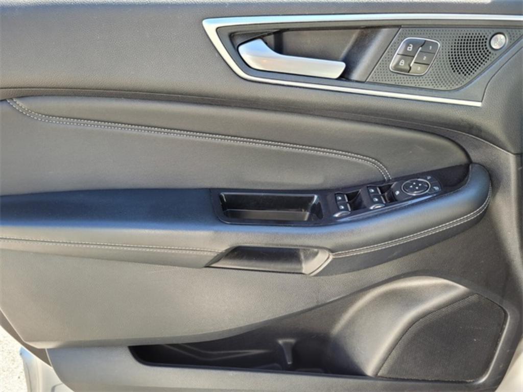 2019 Ford Edge Titanium photo