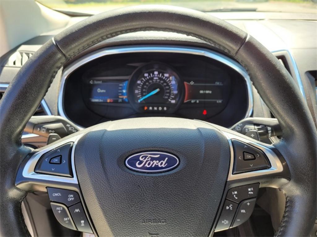 2019 Ford Edge Titanium photo