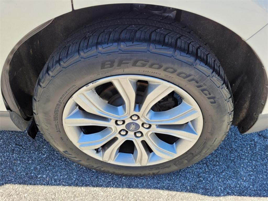 2019 Ford Edge Titanium photo