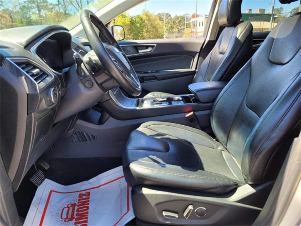 2019 Ford Edge Titanium photo