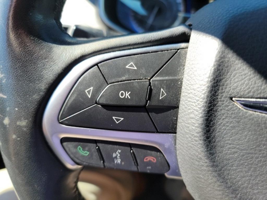 2016 Chrysler 200 - $14,000