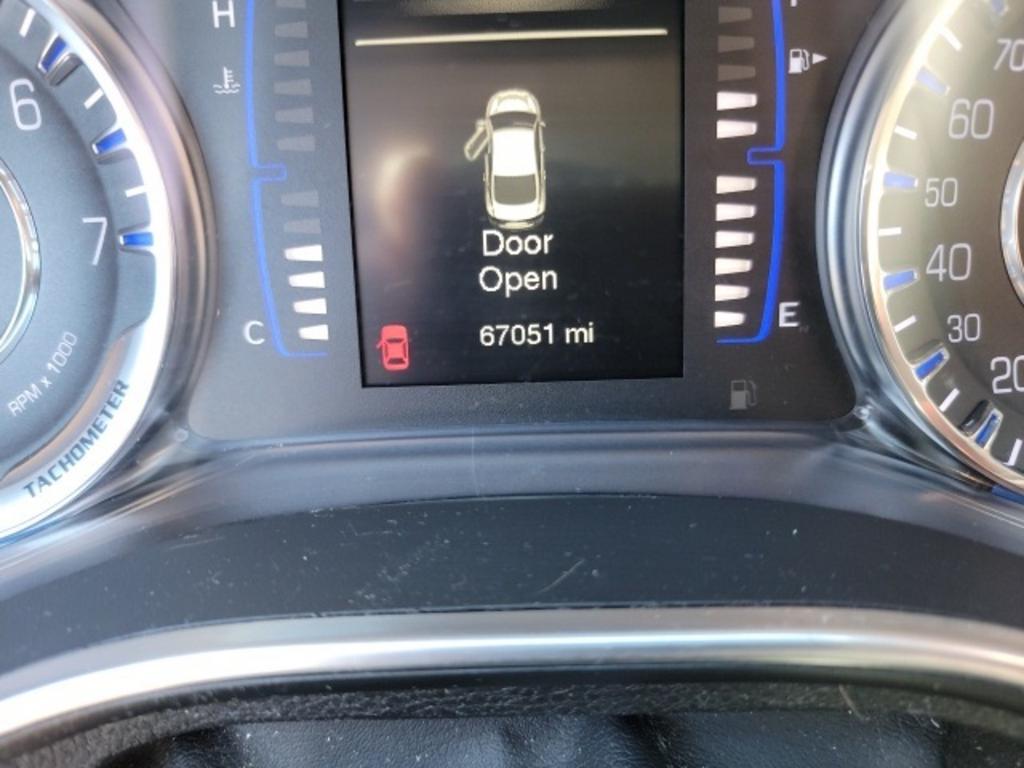 2016 Chrysler 200 - $14,000
