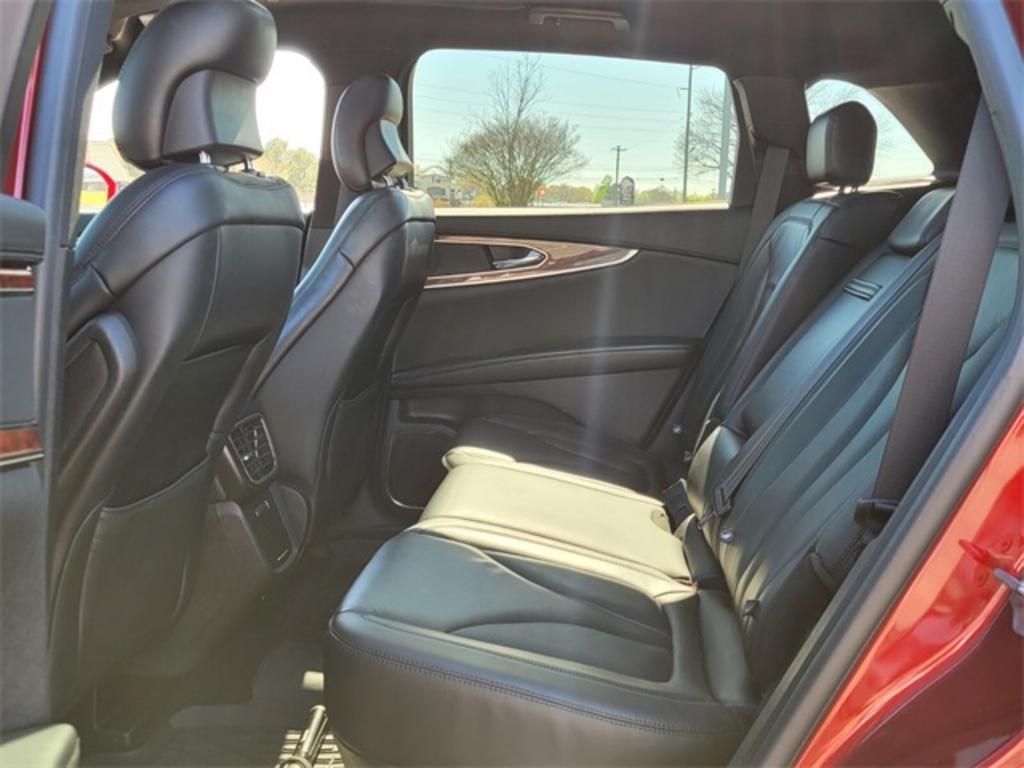 2019 Lincoln Nautilus - $31,000