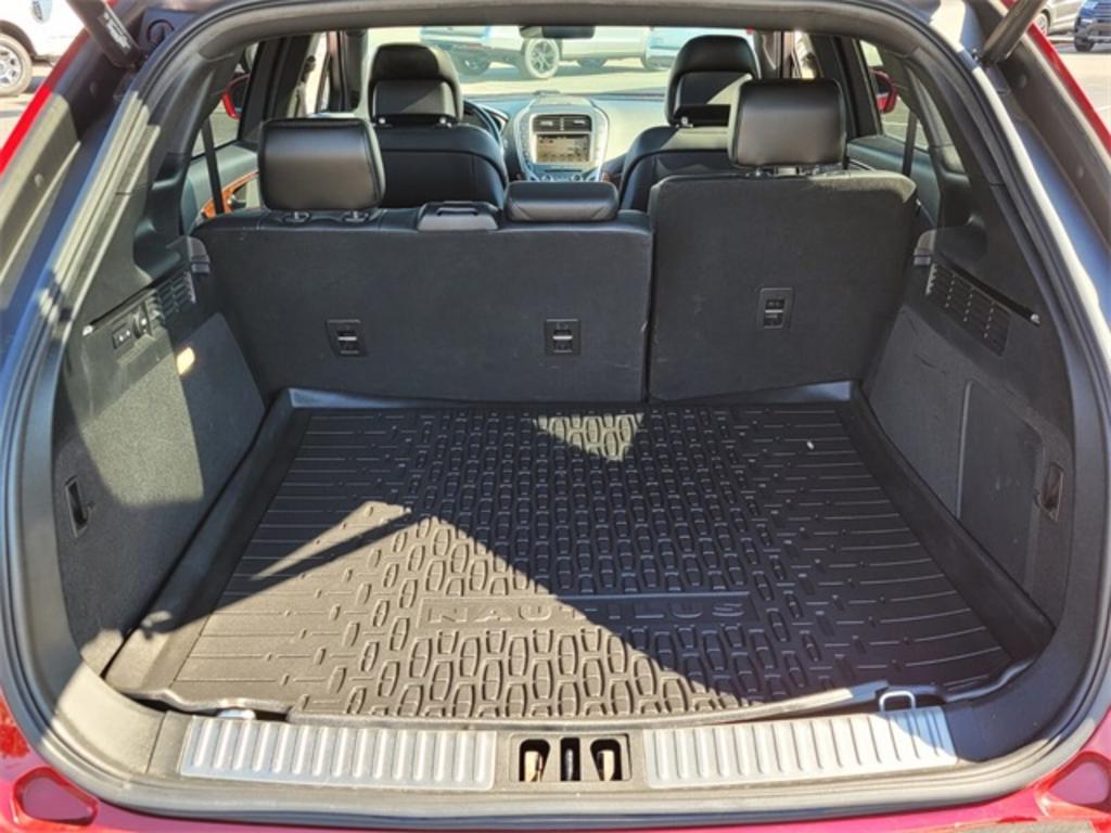 2019 Lincoln Nautilus - $31,000