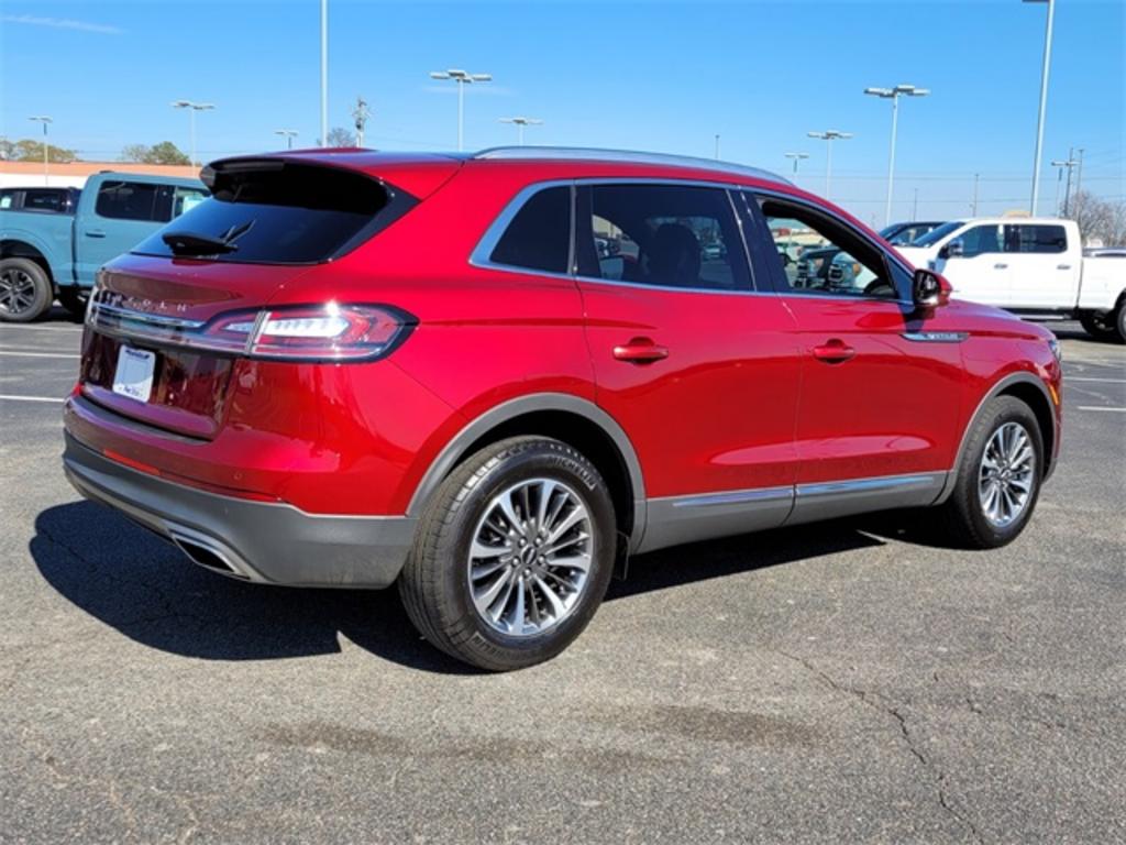 2019 Lincoln Nautilus - $31,000