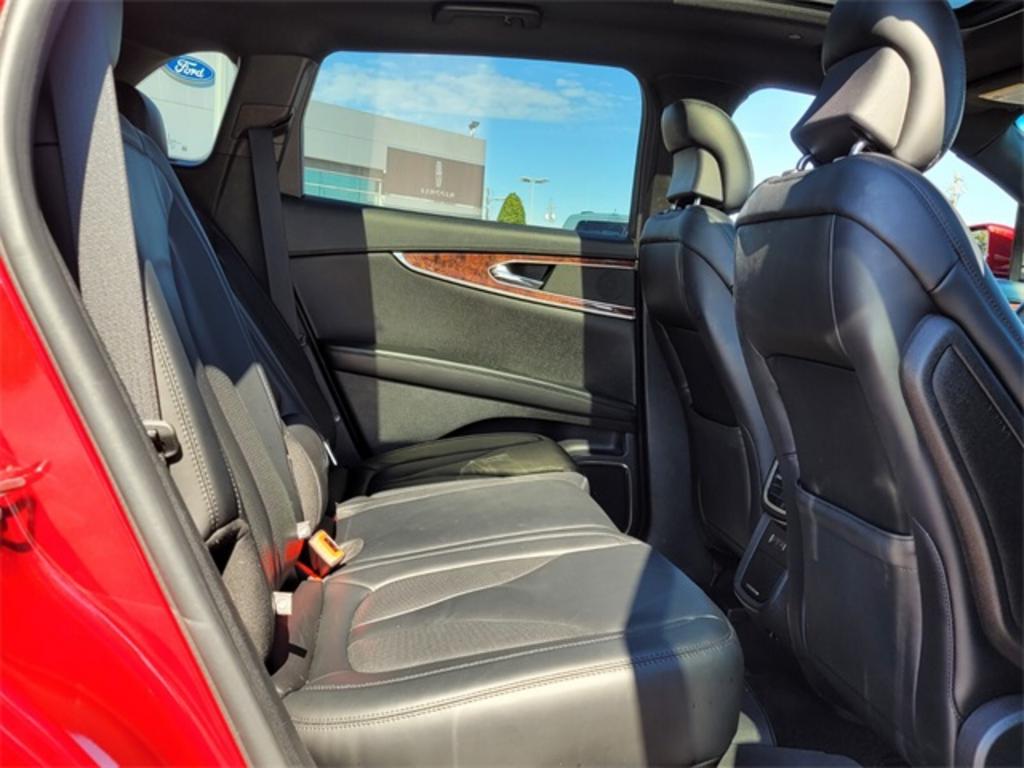 2019 Lincoln Nautilus - $31,000