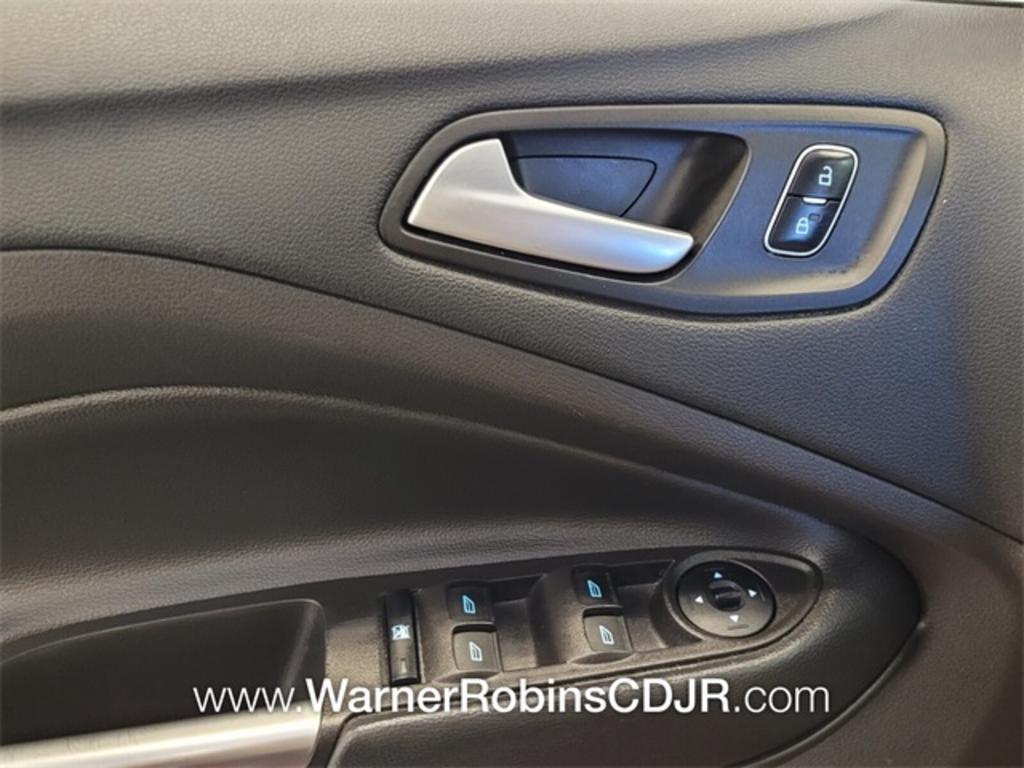 2018 Ford Escape - $17,500