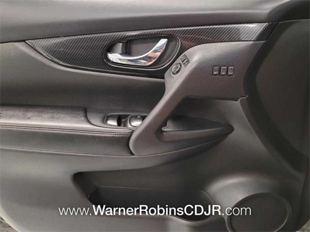 2018 Nissan Rogue - $21,500