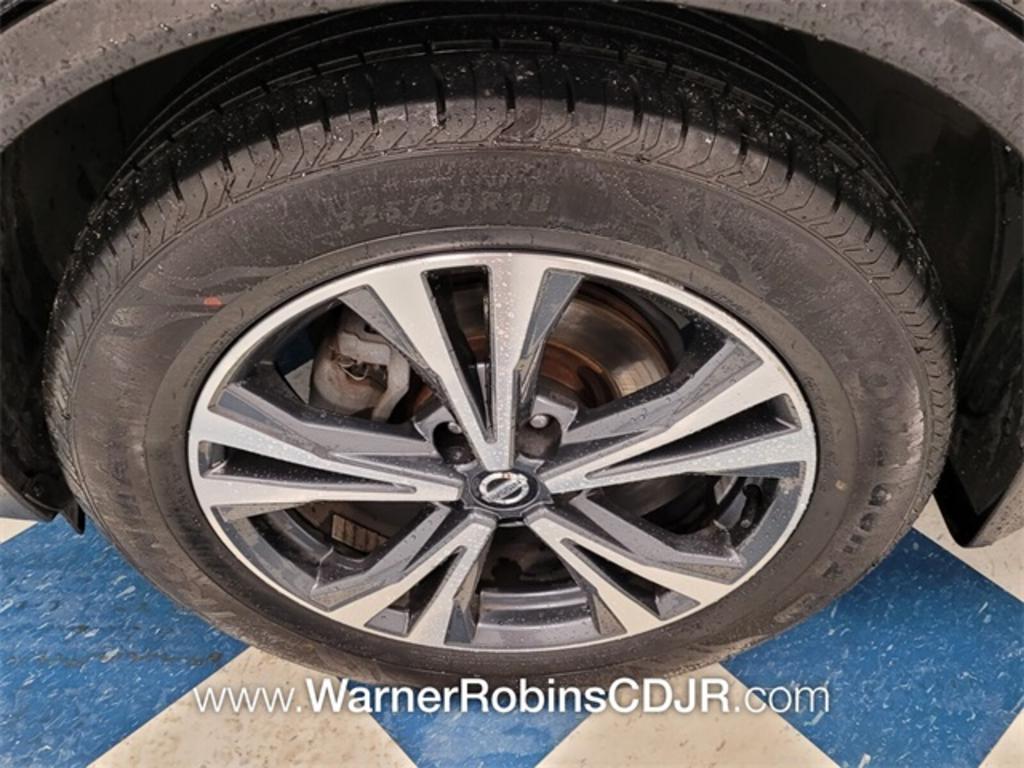 2018 Nissan Rogue - $21,500